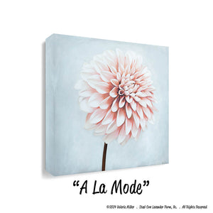 A La Mode Dahlia Art Print